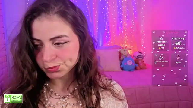 Taiga Cute online show from November 23, 7:30 am