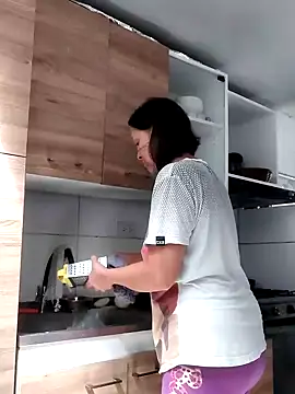 Amadamilf1980 online show from February 27, 3:34 pm