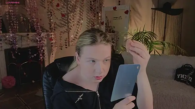 Jes Solar online show from February 24, 9:02 pm