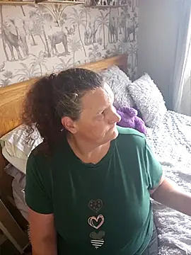 MissQueenBeex online show from November 6, 2:29 pm