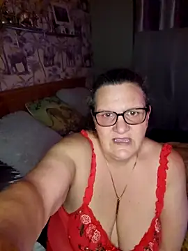 MissQueenBeex online show from March 17, 8:34 pm