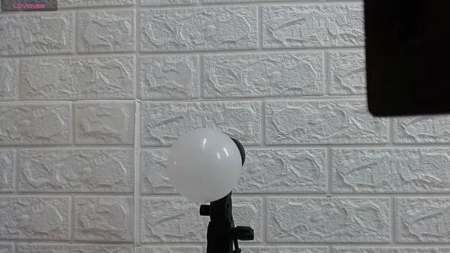 nei girl online show from March 13, 12:01 pm