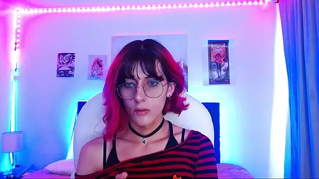 goth minerva online show from November 25, 1:22 pm