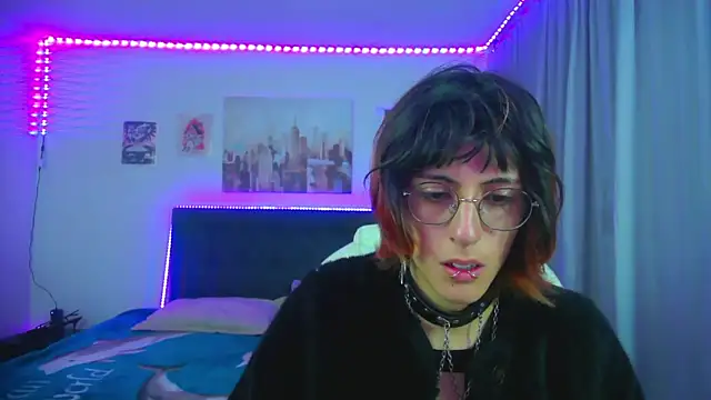 Snapshot of goth_minerva chatting on May 21, 1:29 pm goth minerva online show from May 21, 1:29 pm