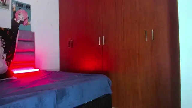 KARINNA  RAVEN online show from November 8, 1:28 am