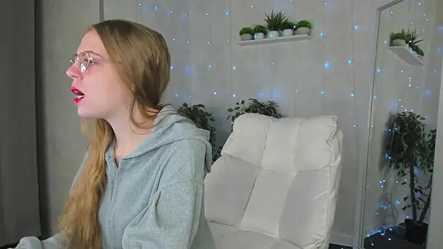 Joann Shermann online show from October 22, 1:17 am