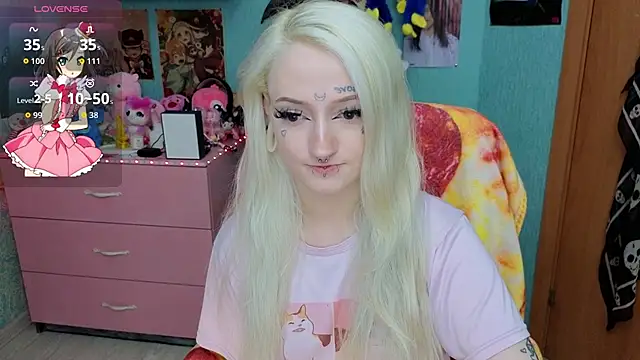 Snapshot of Manuela_unicorn chatting on June 24, 6:51 pm Manuela unicorn online show from June 24, 6:51 pm