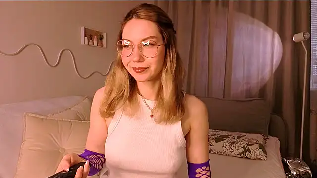 Snapshot of Lilo_Sims chatting on October 15, 2:22 am Lilo Sims online show from October 15, 2:22 am