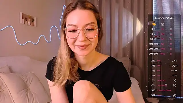 Snapshot of Lilo_Sims chatting on November 11, 3:28 am Lilo Sims online show from November 11, 3:28 am