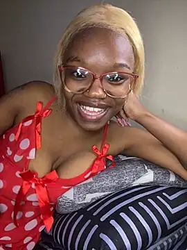 Snapshot of YummyMelanin117 chatting on October 2, 10:28 pm YummyMelanin117 online show from October 2, 10:28 pm