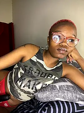 Snapshot of YummyMelanin117 chatting on October 6, 7:22 pm YummyMelanin117 online show from October 6, 7:22 pm