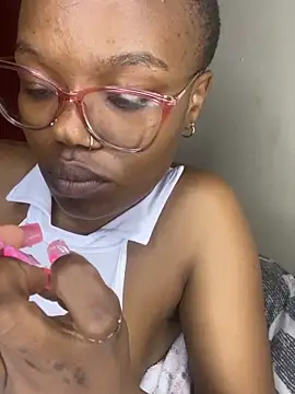 Snapshot of YummyMelanin117 chatting on November 11, 9:59 pm YummyMelanin117 online show from November 11, 9:59 pm