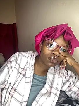 Snapshot of YummyMelanin117 chatting on November 30, 5:11 am YummyMelanin117 online show from November 30, 5:11 am