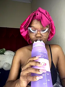 Snapshot of YummyMelanin117 chatting on November 30, 6:45 pm YummyMelanin117 online show from November 30, 6:45 pm