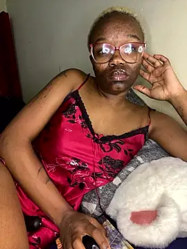 Snapshot of YummyMelanin117 chatting on January 11, 11:10 pm YummyMelanin117 online show from January 11, 11:10 pm