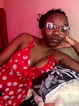 Snapshot of YummyMelanin117 chatting on January 19, 1:48 pm YummyMelanin117 online show from January 19, 1:48 pm