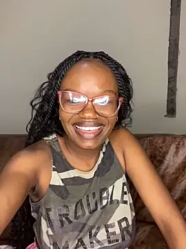 Snapshot of YummyMelanin117 chatting on February 3, 6:35 pm YummyMelanin117 online show from February 3, 6:35 pm