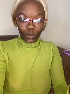 Snapshot of YummyMelanin117 chatting on February 26, 2:38 pm YummyMelanin117 online show from February 26, 2:38 pm