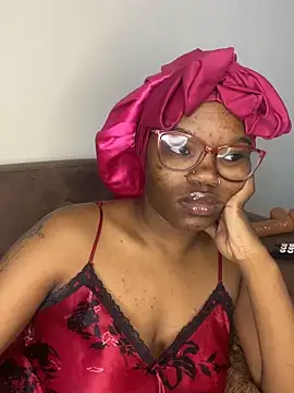 Snapshot of YummyMelanin117 chatting on March 3, 1:28 pm YummyMelanin117 online show from March 3, 1:28 pm