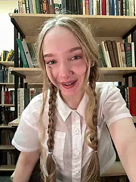 Snapshot of bambi_lu chatting on May 19, 4:35 pm bambi lu online show from May 19, 4:35 pm