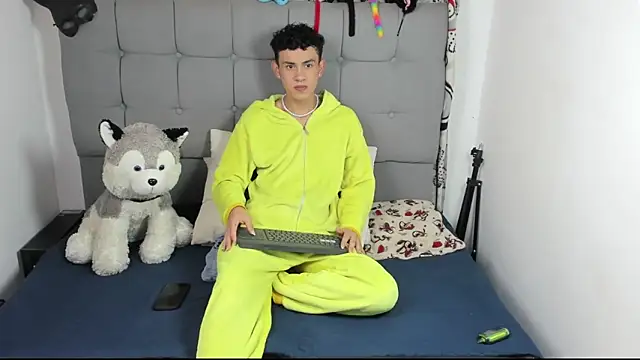 Snapshot of jeims_hotboy chatting on October 12, 8:02 am jeims hotboy online show from October 12, 8:02 am