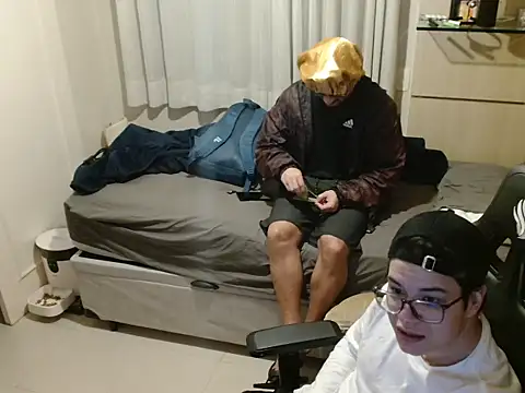 Snapshot of TimiidoSP011 chatting on November 8, 11:03 pm TimiidoSP011 online show from November 8, 11:03 pm