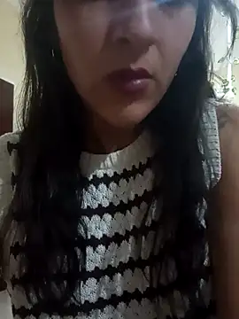 Snapshot of Camilitah chatting on April 4, 5:32 pm Camilitah online show from April 4, 5:32 pm