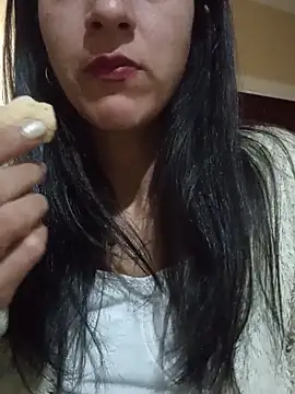 Snapshot of Camilitah chatting on May 16, 1:43 pm Camilitah online show from May 16, 1:43 pm