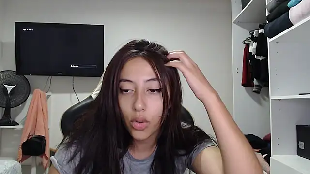 babygirlfree online show from February 14, 6:32 am