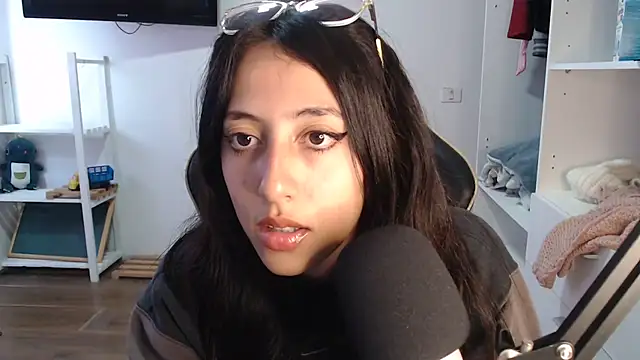 babygirlfree online show from April 30, 7:09 pm