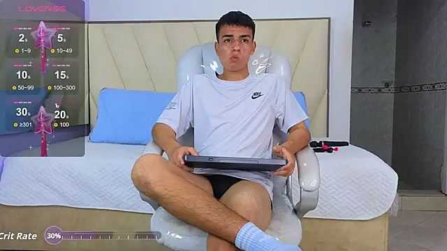 Hotboy21  online show from November 19, 3:39 am