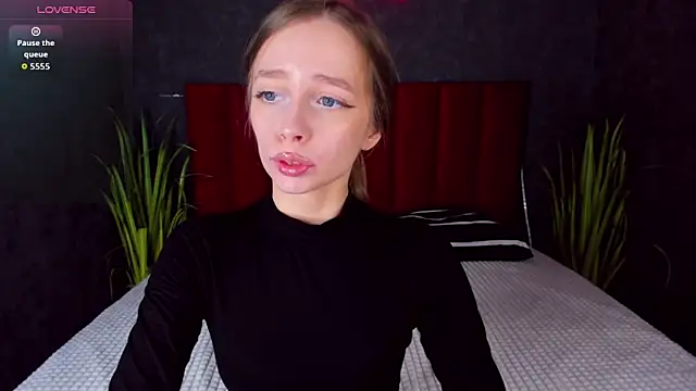 Amy Waynee online show from November 2, 5:04 pm