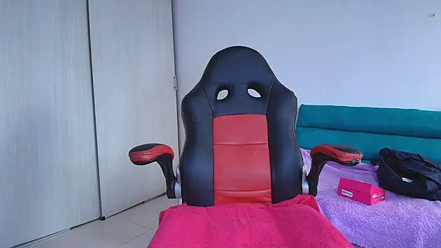 Snapshot of lovehotpink chatting on November 28, 8:11 pm lovehotpink online show from November 28, 8:11 pm