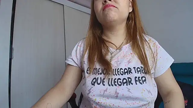 Snapshot of lovehotpink chatting on December 1, 5:18 pm lovehotpink online show from December 1, 5:18 pm