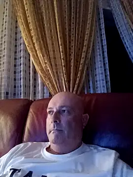 Snapshot of Alexis_Bull chatting on September 28, 10:48 pm Alexis Bull online show from September 28, 10:48 pm