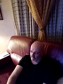 Alexis Bull online show from May 5, 10:29 pm
