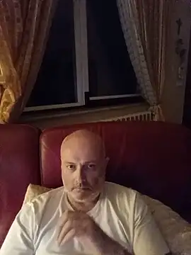 Alexis Bull online show from May 11, 10:29 pm