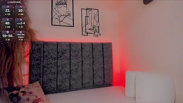 Snapshot of blonder_roux chatting on October 9, 10:35 am blonder roux online show from October 9, 10:35 am