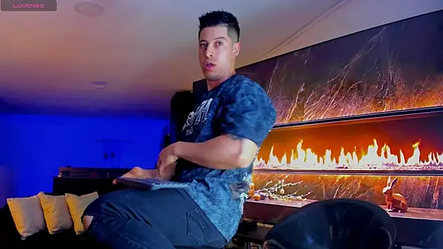 Lukas Green online show from April 21, 2:51 am