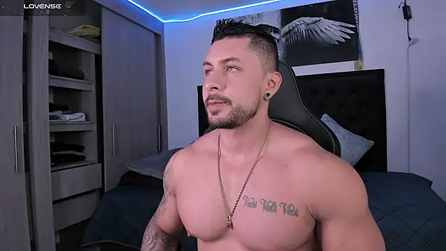 Snapshot of santi_aesthetic chatting on September 19, 1:18 am santi aesthetic online show from September 19, 1:18 am