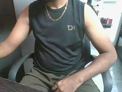 Snapshot of lovelyakash69 chatting on May 25, 6:52 am lovelyakash69 online show from May 25, 6:52 am