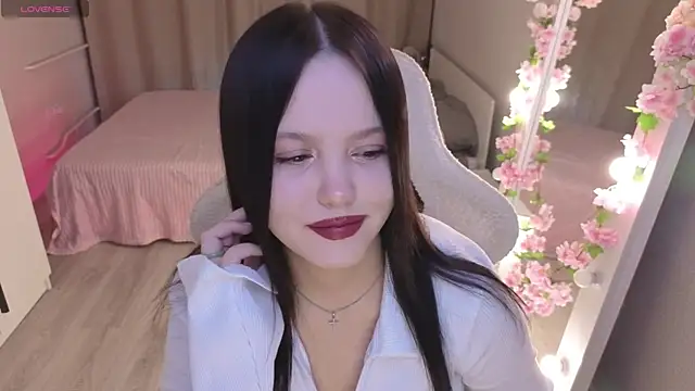 Betty  Davvis online show from January 19, 2:54 pm