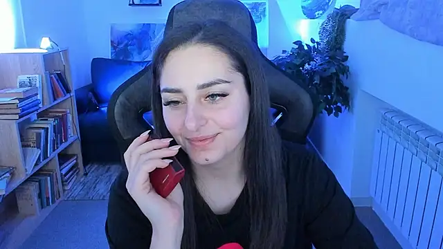 ValeriiMills online show from March 1, 2:41 pm