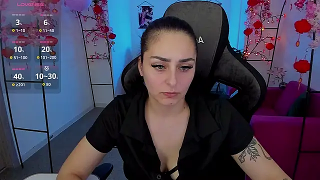 ValeriiMills online show from April 13, 3:17 pm