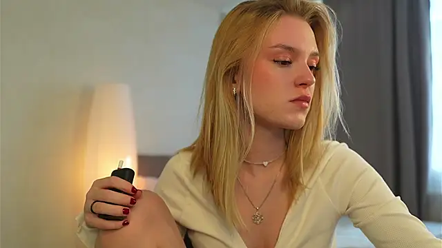 Cyberheart  online show from October 3, 12:46 pm