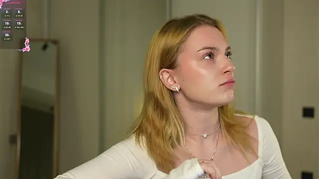 Cyberheart  online show from November 24, 6:51 pm