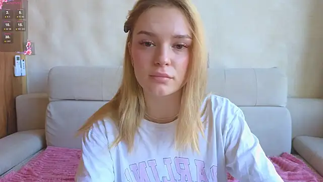 Cyberheart  online show from December 15, 9:13 am