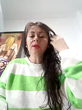 lunadicty online show from February 25, 8:30 pm