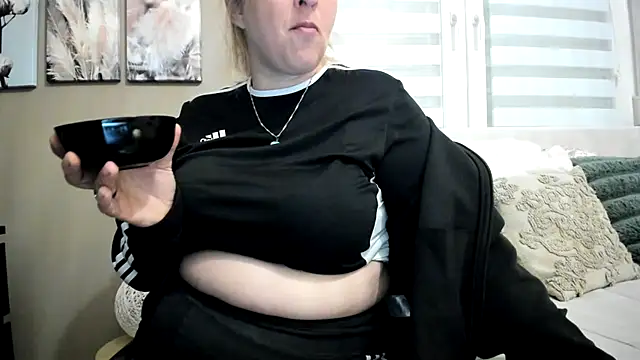 chupasexy online show from April 19, 8:11 pm