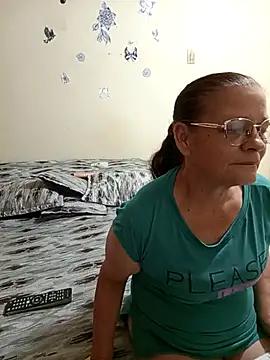 Snapshot of katrina_perez chatting on March 20, 3:02 am katrina perez online show from March 20, 3:02 am